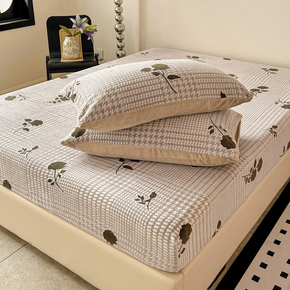 91家纺网 家纺一手货源 找家纺 格真 2025秋冬新款立体剪花雕花牛奶绒床笠单品床笠单件单床笠 千鸟花语-棕