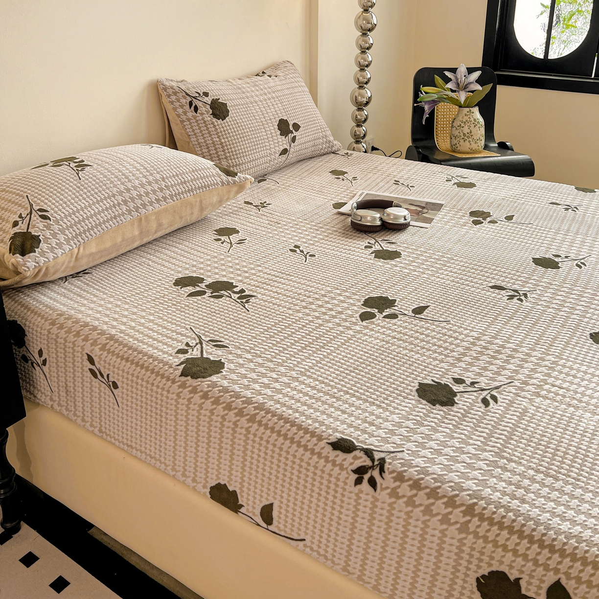 91家纺网 家纺一手货源 找家纺 格真 2025秋冬新款立体剪花雕花牛奶绒床笠单品床笠单件单床笠 千鸟花语-棕