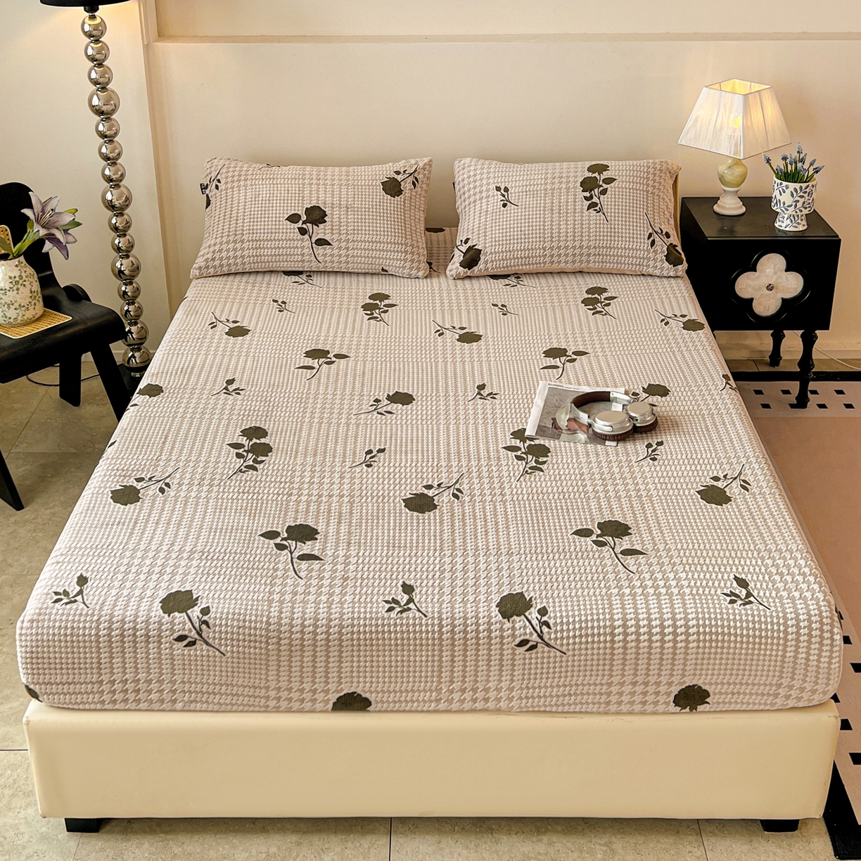 91家纺网 家纺一手货源 找家纺 格真 2025秋冬新款立体剪花雕花牛奶绒床笠单品床笠单件单床笠 千鸟花语-棕