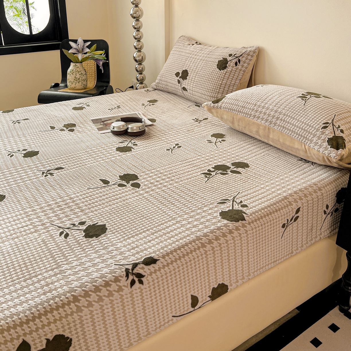 91家纺网 家纺一手货源 找家纺 格真 2025秋冬新款立体剪花雕花牛奶绒床笠单品床笠单件单床笠 千鸟花语-棕