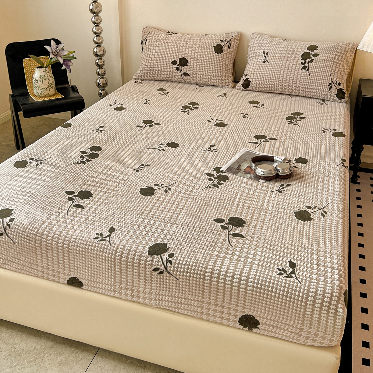 91家纺网 家纺一手货源 找家纺 格真 2025秋冬新款立体剪花雕花牛奶绒床笠单品床笠单件单床笠 千鸟花语-棕