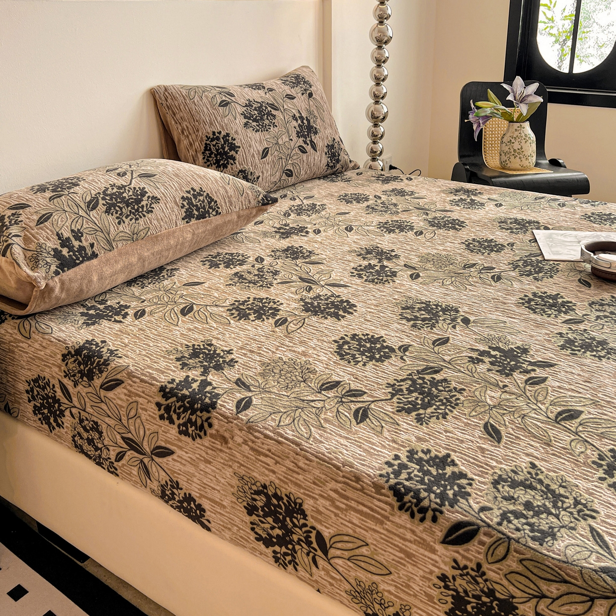 91家纺网 家纺一手货源 找家纺 格真 2025秋冬新款立体剪花雕花牛奶绒床笠单品床笠单件单床笠 叶语悠然-咖