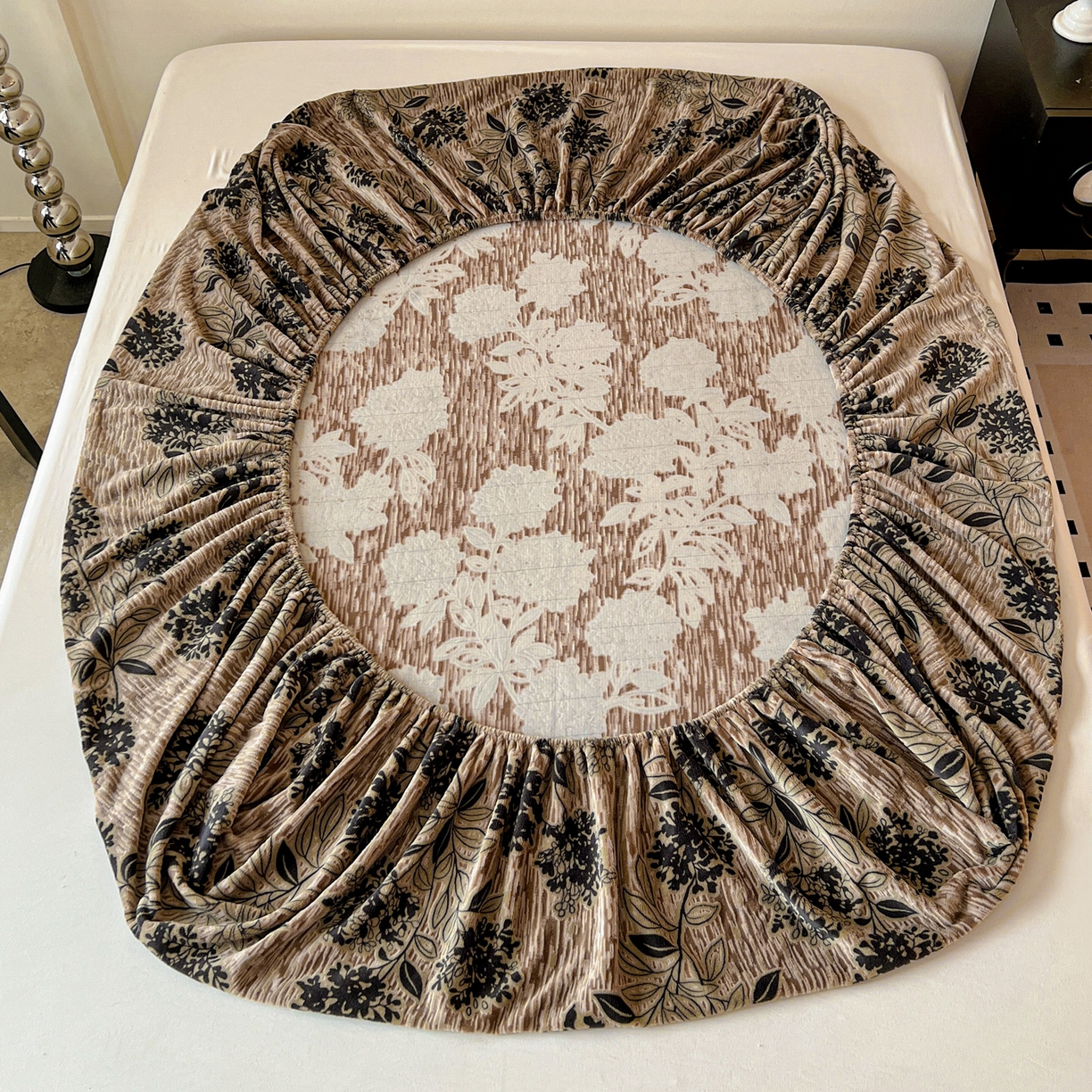 91家纺网 家纺一手货源 找家纺 格真 2025秋冬新款立体剪花雕花牛奶绒床笠单品床笠单件单床笠 叶语悠然-咖