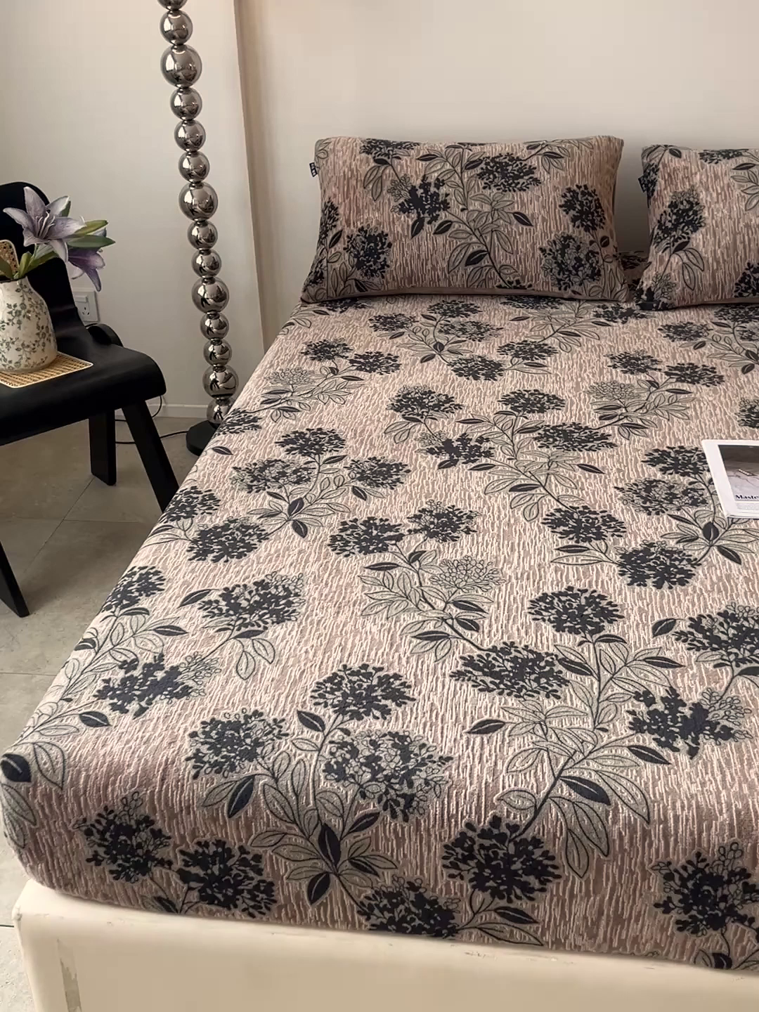 91家纺网 家纺一手货源 找家纺 格真 2025秋冬新款立体剪花雕花牛奶绒床笠单品床笠单件单床笠 叶语悠然-咖