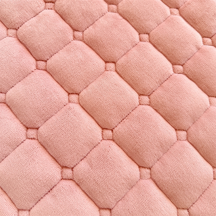 91家纺网 家纺一手货源 找家纺 喜居 2025新款luck熊刺绣牛奶绒床褥垫 luck熊-粉