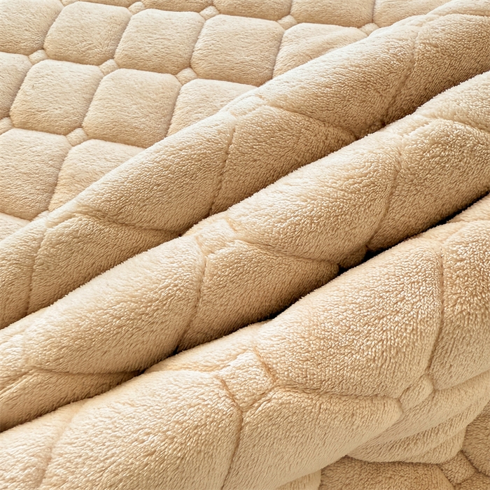 91家纺网 家纺一手货源 找家纺 喜居 2025新款luck熊刺绣牛奶绒床褥垫 luck熊-咖