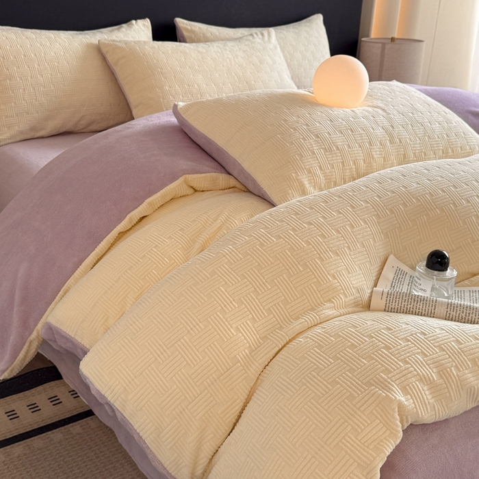 91家纺网 家纺一手货源 找家纺 蓝极人 2025新款AB版烂花牛奶绒四件套烂花-黄紫