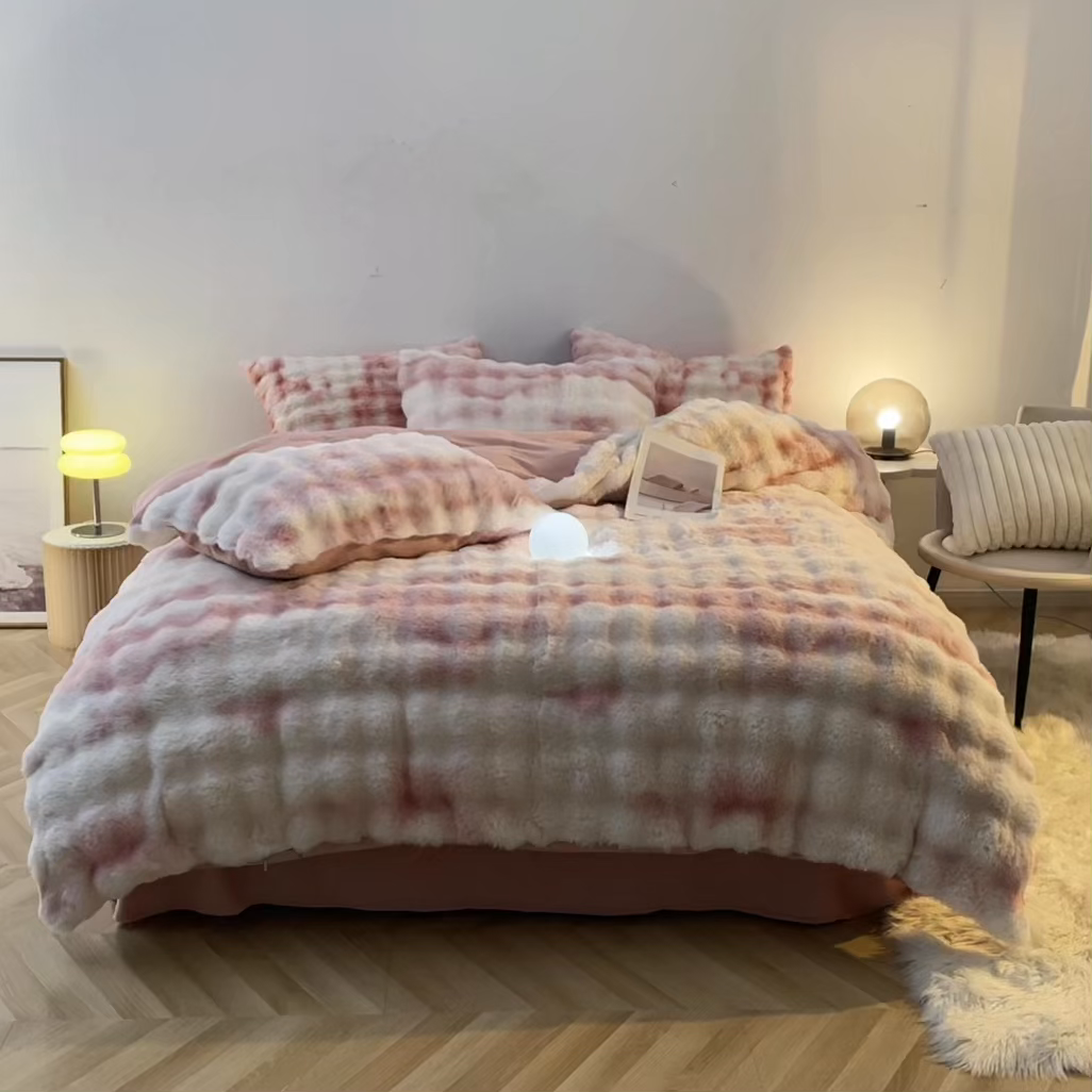 91家纺网 家纺一手货源 找家纺 晚悠家纺 2025新款兔毛绒大泡泡牛奶绒七彩泡泡款四件套 七彩粉