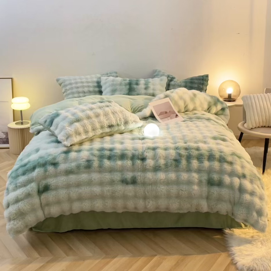 91家纺网 家纺一手货源 找家纺 晚悠家纺 2025新款兔毛绒大泡泡牛奶绒七彩泡泡款四件套 七彩绿