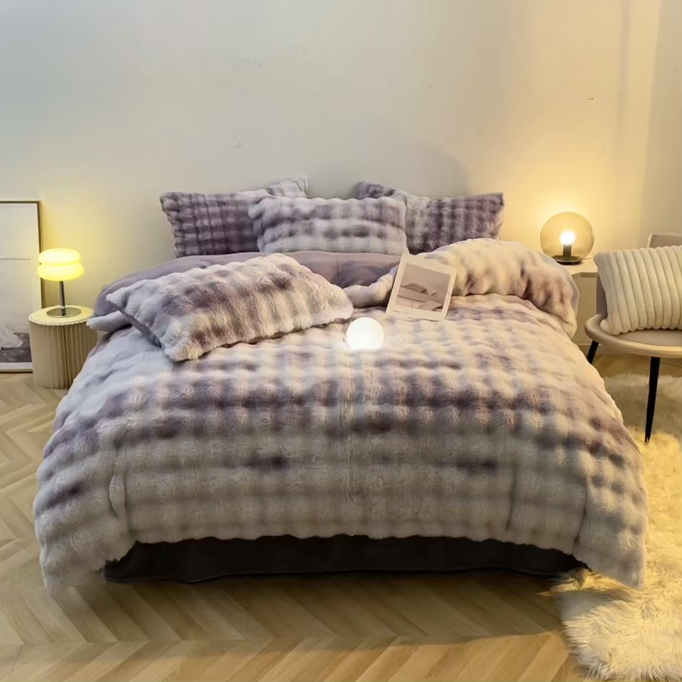 91家纺网 家纺一手货源 找家纺 晚悠家纺 2025新款兔毛绒大泡泡牛奶绒七彩泡泡款四件套 七彩紫