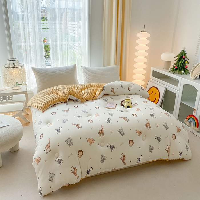 91家纺网 家纺一手货源 找家纺 天瑜家纺 2025新款针织棉豆豆绒大豆被冬被被子被芯 动物乐园