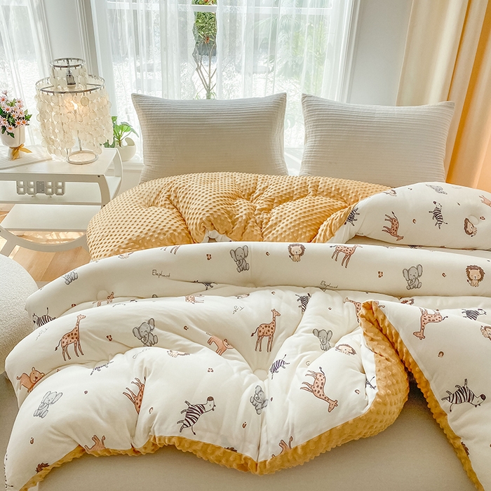 91家纺网 家纺一手货源 找家纺 天瑜家纺 2025新款针织棉豆豆绒大豆被冬被被子被芯 动物乐园