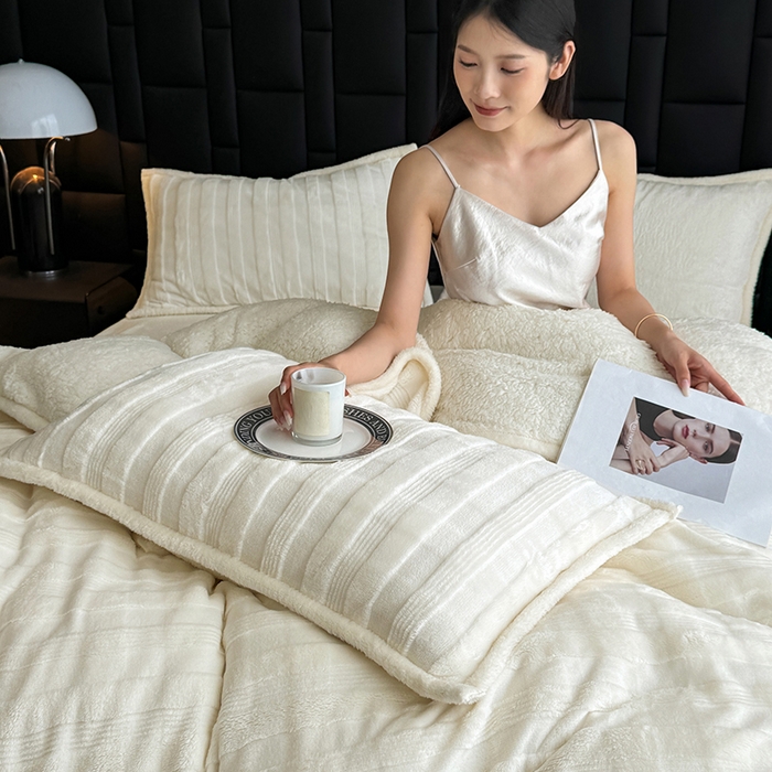 91家纺网 家纺一手货源 找家纺 宜派家纺 2025新款A类玉兔绒北极绒纯色四件套 玉兔白【双面加绒】