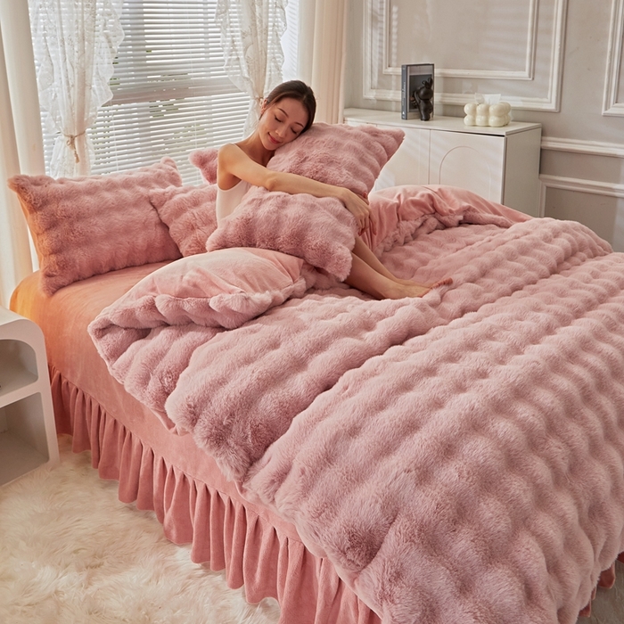 91家纺网 家纺一手货源 找家纺 晚悠家纺 2025新款兔毛绒大泡泡牛奶绒七彩泡泡款四件套 泡泡-粉