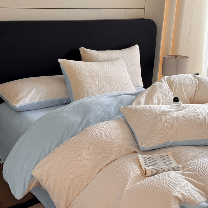 91家纺网 家纺一手货源 找家纺 酱子 2025新款AB版烂花牛奶绒四件套 烂花-米蓝