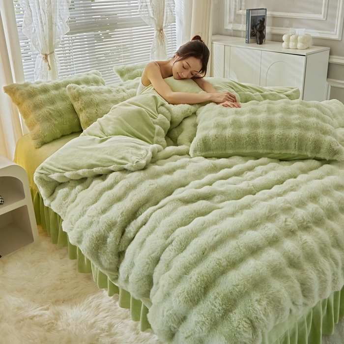 91家纺网 家纺一手货源 找家纺 晚悠家纺 2025新款兔毛绒大泡泡牛奶绒七彩泡泡款四件套 兔毛泡泡-绿