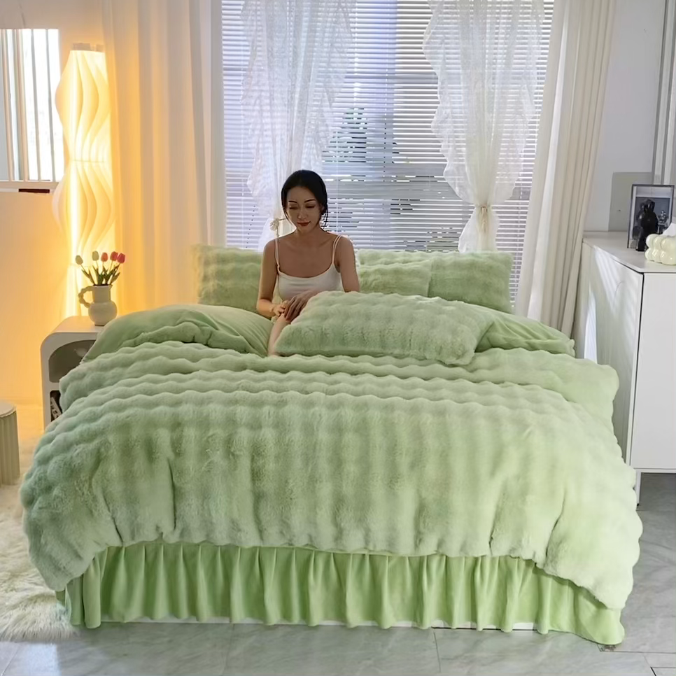 91家纺网 家纺一手货源 找家纺 晚悠家纺 2025新款兔毛绒大泡泡牛奶绒七彩泡泡款四件套 兔毛泡泡-绿