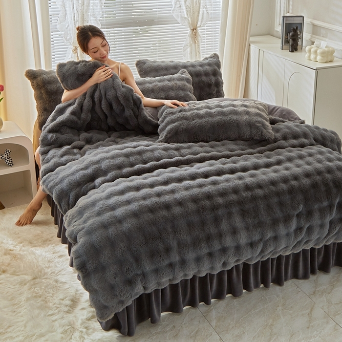 91家纺网 家纺一手货源 找家纺 晚悠家纺 2025新款兔毛绒大泡泡牛奶绒七彩泡泡款四件套 兔毛泡泡-深灰