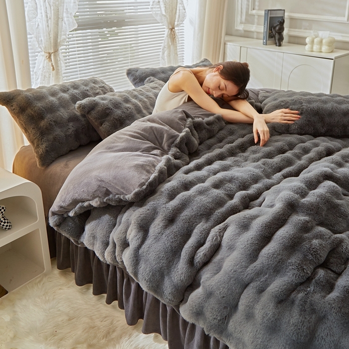 91家纺网 家纺一手货源 找家纺 晚悠家纺 2025新款兔毛绒大泡泡牛奶绒七彩泡泡款四件套 兔毛泡泡-深灰