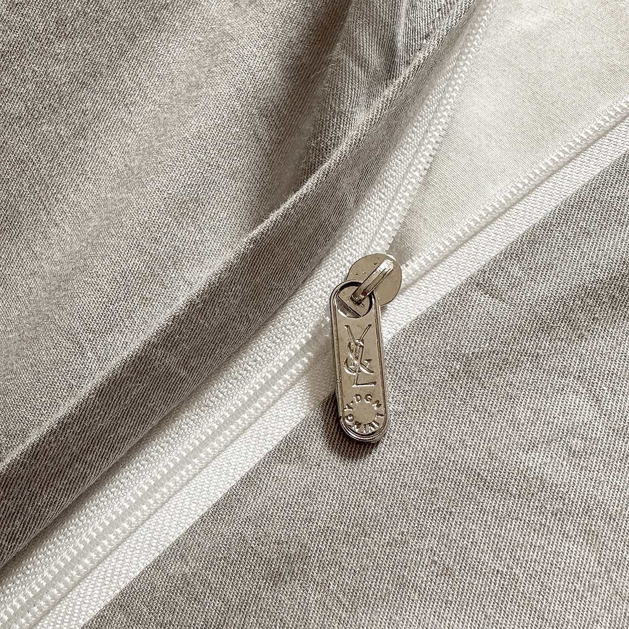 91家纺网 家纺一手货源 找家纺 宜代光年 2025新款60S水洗棉提花单品被套 繁花-灰