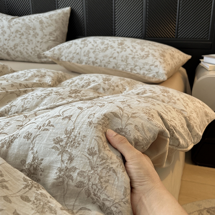 91家纺网 家纺一手货源 找家纺 （总）莱茵家居 2025秋冬新款复古A类简约60S色织大提花磨毛四件套