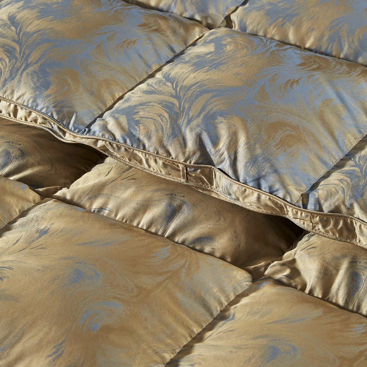 91家纺网 家纺一手货源 找家纺 2025新款绒子含量95鸭绒  莫代尔混纺95白鸭绒被双人鸭绒 羽绒被子冬被芯 清羽