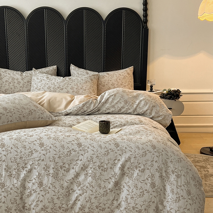 91家纺网 家纺一手货源 找家纺 莱茵家居 2025秋冬新款复古A类简约60S色织大提花磨毛四件套 花络