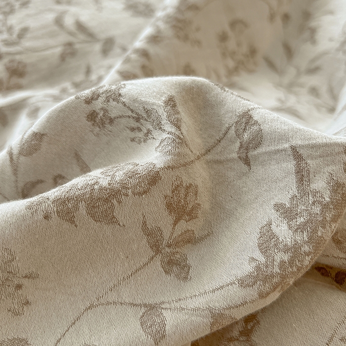 91家纺网 家纺一手货源 找家纺 莱茵家居 2025秋冬新款复古A类简约60S色织大提花磨毛四件套 花络