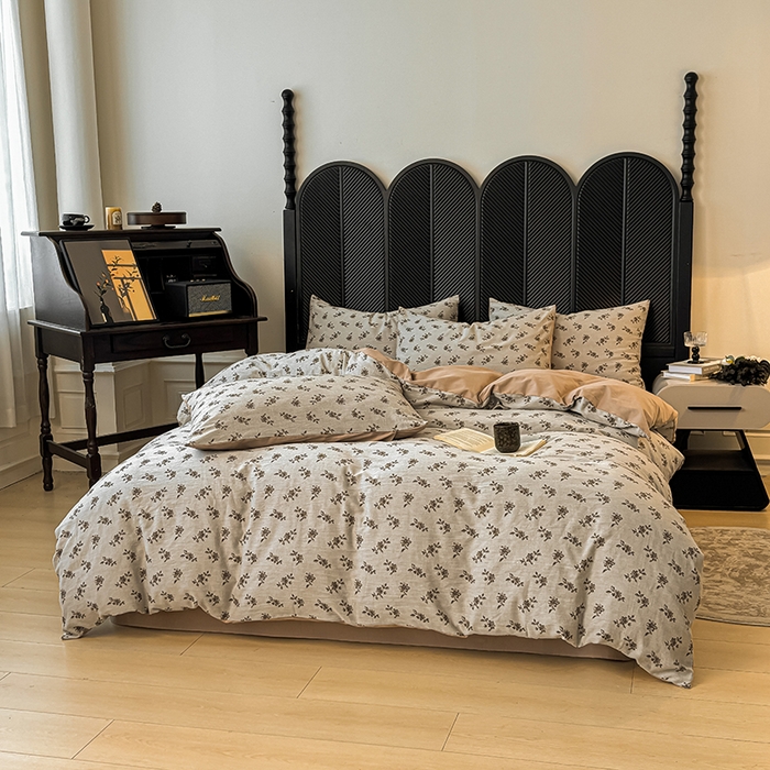 91家纺网 家纺一手货源 找家纺 莱茵家居 2025秋冬新款复古A类简约60S色织大提花磨毛四件套 碎香凝