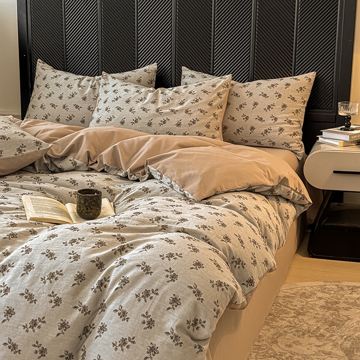 91家纺网 家纺一手货源 找家纺 莱茵家居 2025秋冬新款复古A类简约60S色织大提花磨毛四件套 碎香凝