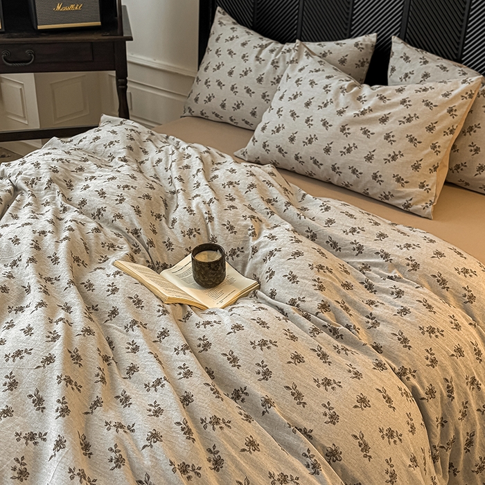 91家纺网 家纺一手货源 找家纺 莱茵家居 2025秋冬新款复古A类简约60S色织大提花磨毛四件套 碎香凝