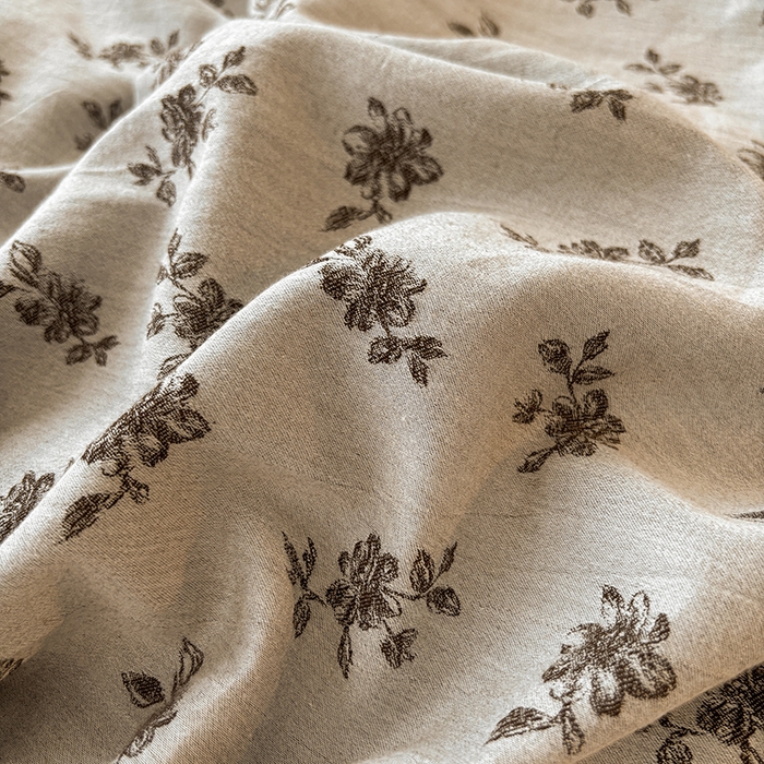 91家纺网 家纺一手货源 找家纺 莱茵家居 2025秋冬新款复古A类简约60S色织大提花磨毛四件套 碎香凝