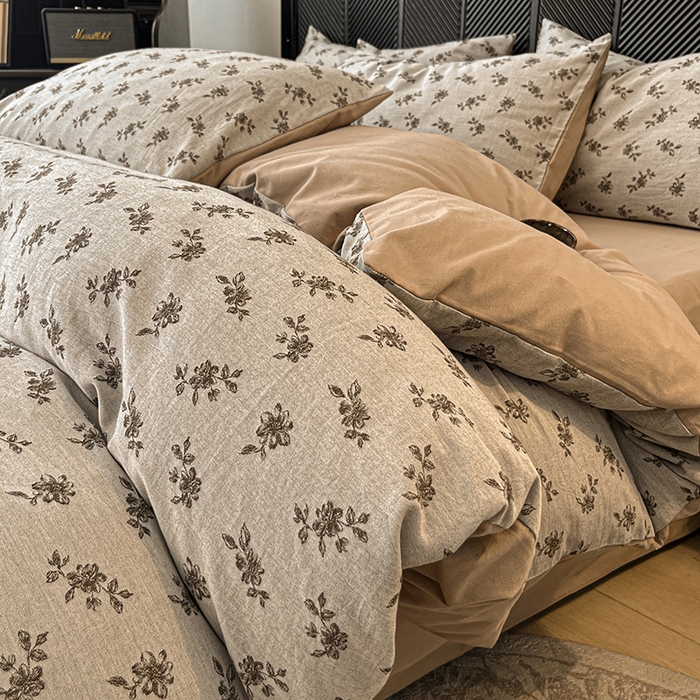 91家纺网 家纺一手货源 找家纺 莱茵家居 2025秋冬新款复古A类简约60S色织大提花磨毛四件套 碎香凝