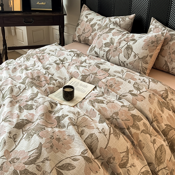 91家纺网 家纺一手货源 找家纺 莱茵家居 2025秋冬新款复古A类简约60S色织大提花磨毛四件套 萦花-栗壳棕