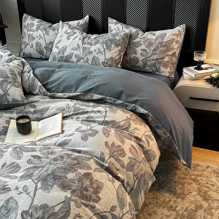 91家纺网 家纺一手货源 找家纺 莱茵家居 2025秋冬新款复古A类简约60S色织大提花磨毛四件套 萦花-青靛蓝