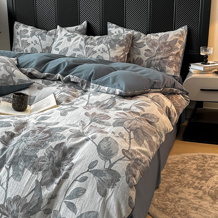 91家纺网 家纺一手货源 找家纺 莱茵家居 2025秋冬新款复古A类简约60S色织大提花磨毛四件套 萦花-青靛蓝