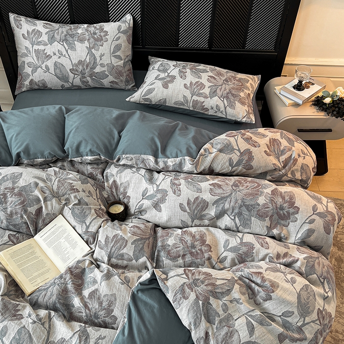 91家纺网 家纺一手货源 找家纺 莱茵家居 2025秋冬新款复古A类简约60S色织大提花磨毛四件套 萦花-青靛蓝