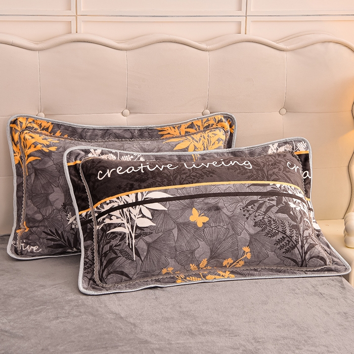 91家纺网 家纺一手货源 找家纺 赫本 2025新品8斤爆品牛奶绒四件套床裙款金雕绒法莱绒四套件 黄金叶 