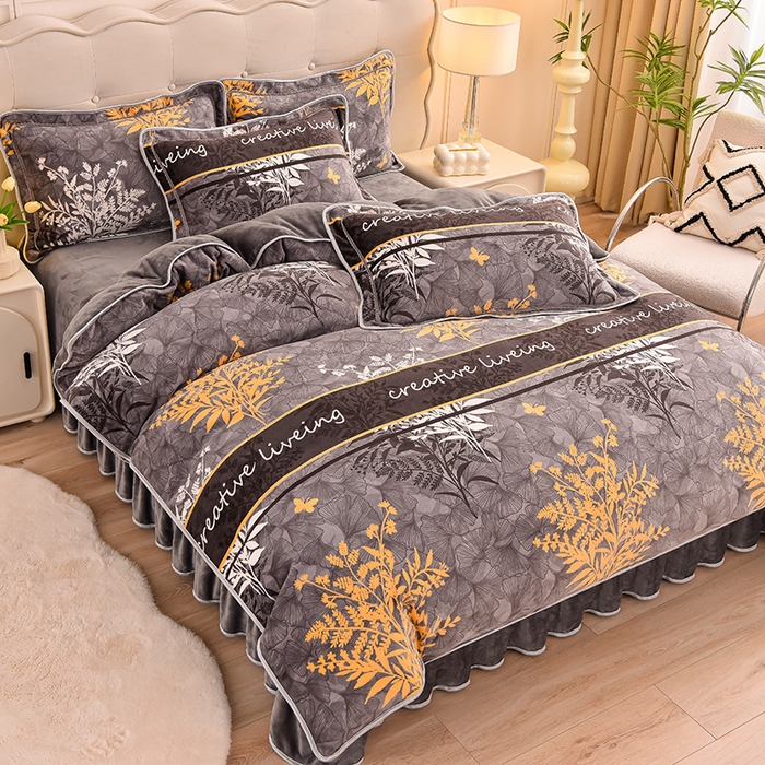 91家纺网 家纺一手货源 找家纺 赫本 2025新品8斤爆品牛奶绒四件套床裙款金雕绒法莱绒四套件 黄金叶 