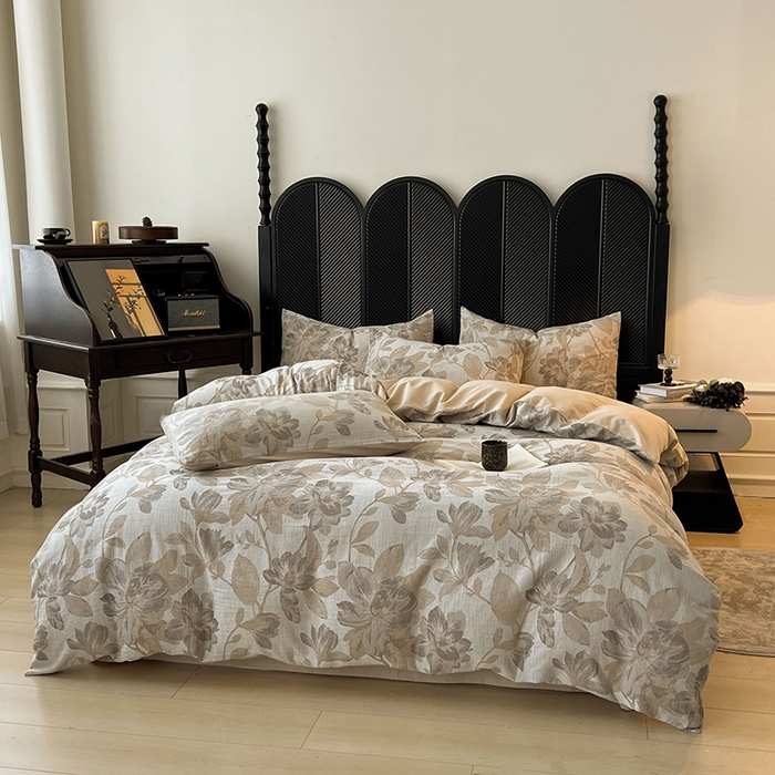 91家纺网 家纺一手货源 找家纺 莱茵家居 2025秋冬新款复古A类简约60S色织大提花磨毛四件套 萦花-亚麻卡