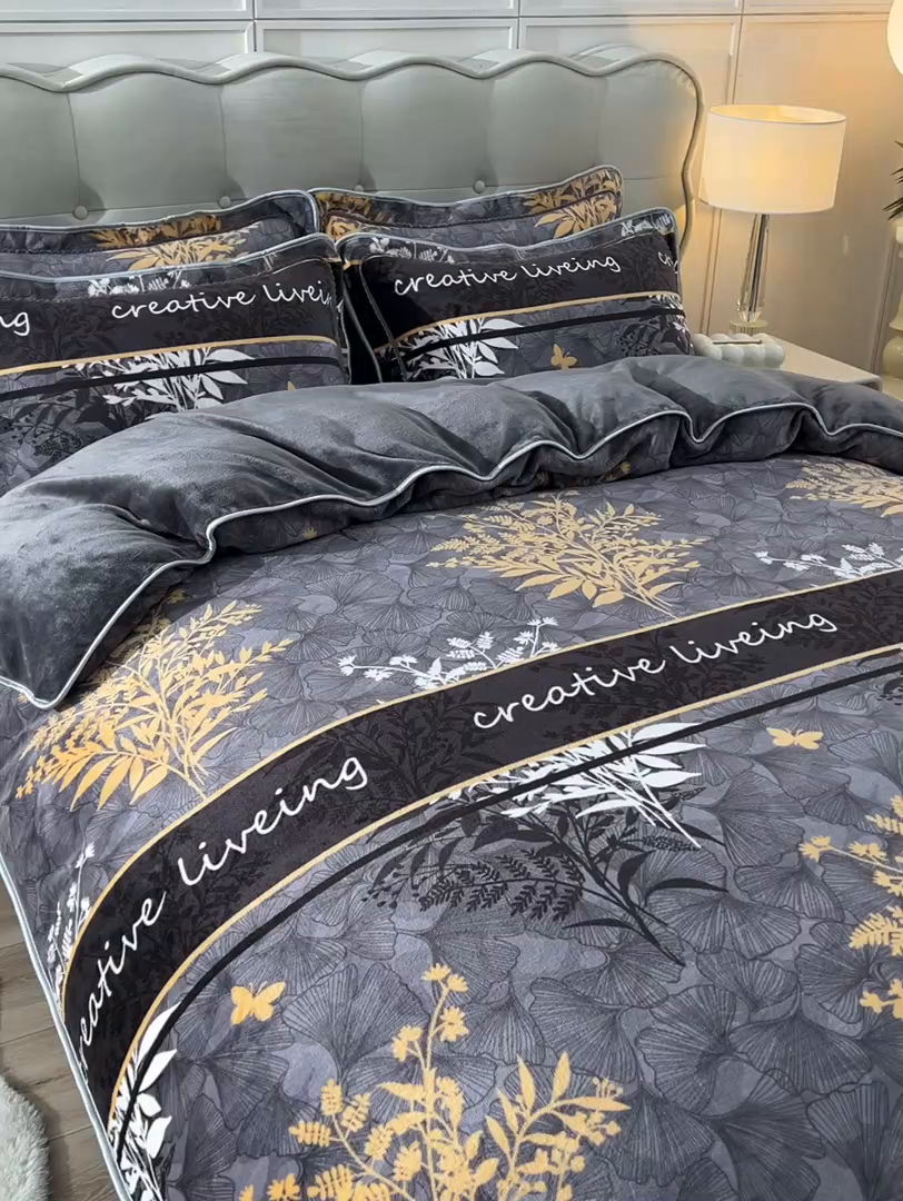 91家纺网 家纺一手货源 找家纺 赫本 2025新品8斤爆品牛奶绒四件套床裙款金雕绒法莱绒四套件 黄金叶 