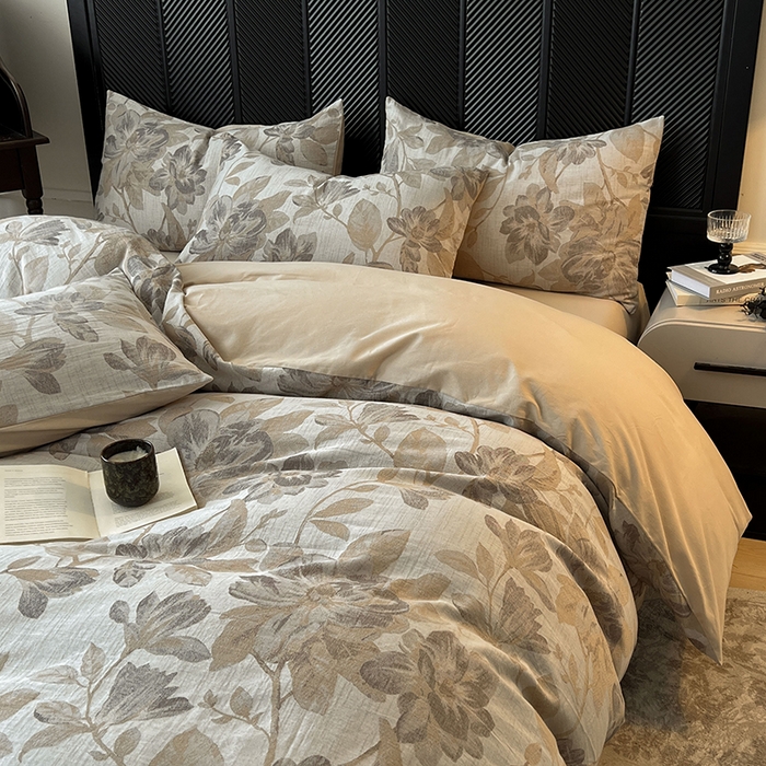 91家纺网 家纺一手货源 找家纺 莱茵家居 2025秋冬新款复古A类简约60S色织大提花磨毛四件套 萦花-亚麻卡