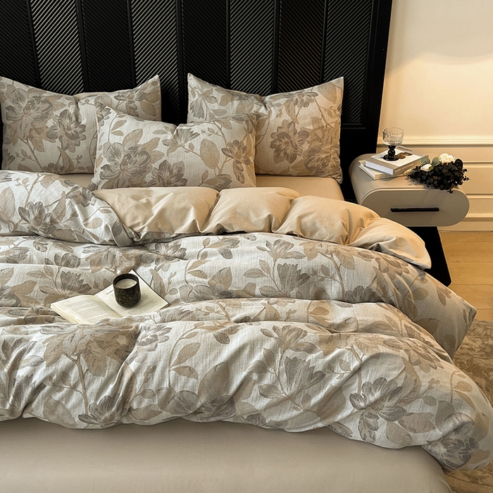 91家纺网 家纺一手货源 找家纺 莱茵家居 2025秋冬新款复古A类简约60S色织大提花磨毛四件套 萦花-亚麻卡