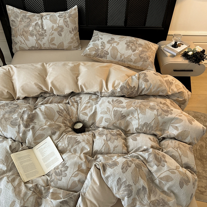 91家纺网 家纺一手货源 找家纺 莱茵家居 2025秋冬新款复古A类简约60S色织大提花磨毛四件套 萦花-亚麻卡