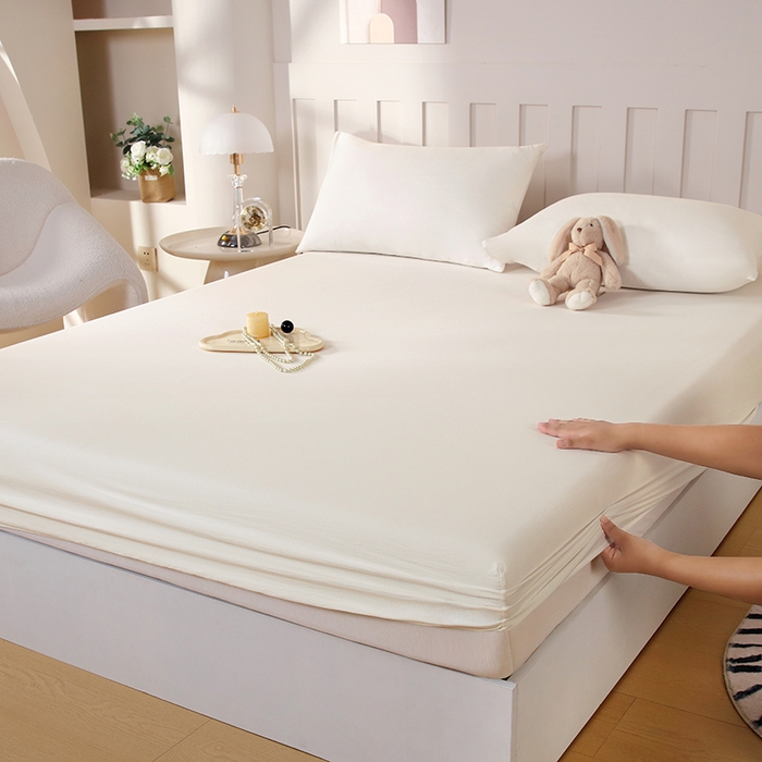 91家纺网 家纺一手货源 找家纺 一诺家居 2025新款A类云感双层纱纯色床笠针织棉母婴级裸睡床笠三件套 量大可优惠 奶昔白