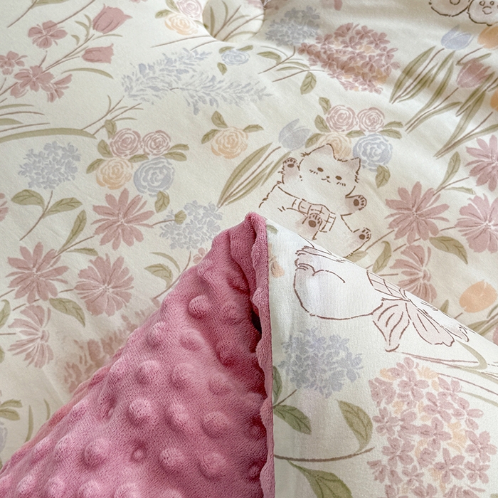 91家纺网 家纺一手货源 找家纺 天瑜家纺 2025新款针织棉豆豆绒大豆被冬被被子被芯 花丛猫咪