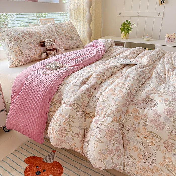 91家纺网 家纺一手货源 找家纺 天瑜家纺 2025新款针织棉豆豆绒大豆被冬被被子被芯 花丛猫咪