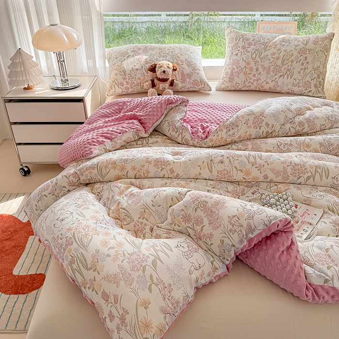 91家纺网 家纺一手货源 找家纺 天瑜家纺 2025新款针织棉豆豆绒大豆被冬被被子被芯 花丛猫咪