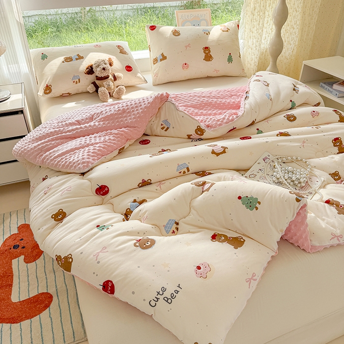 91家纺网 家纺一手货源 找家纺 天瑜家纺 2025新款针织棉豆豆绒大豆被冬被被子被芯 可爱熊粉