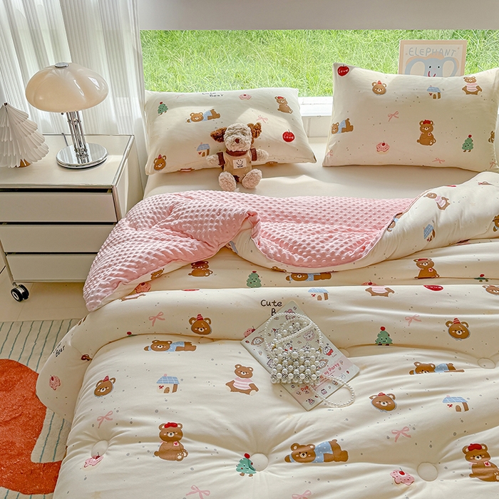 91家纺网 家纺一手货源 找家纺 天瑜家纺 2025新款针织棉豆豆绒大豆被冬被被子被芯 可爱熊粉